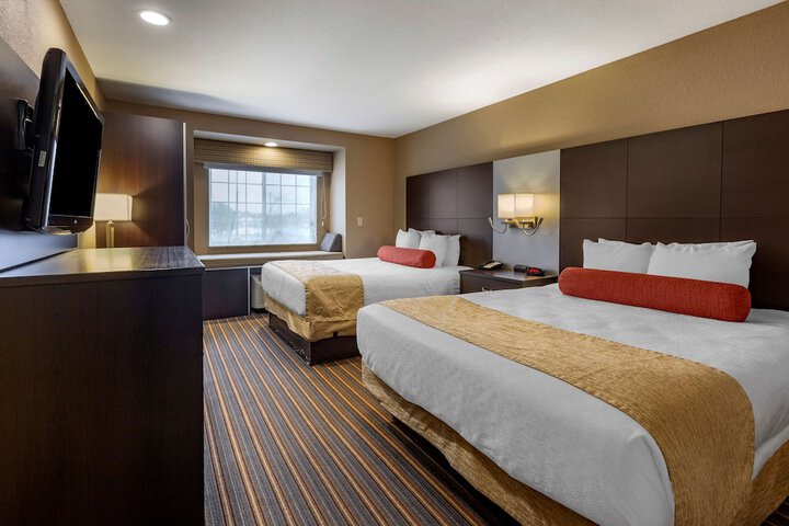 Room 32 of 53