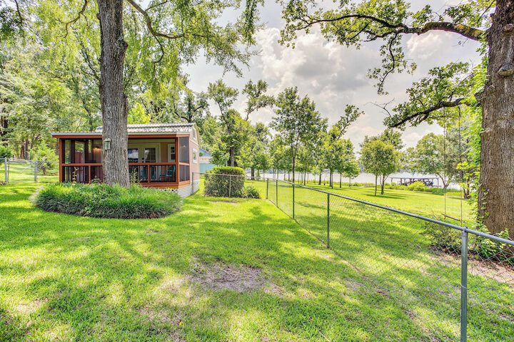Lake Holbrook Waterfront Vacation Rental w / Dock!