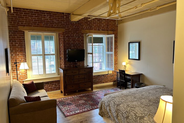 Room 63 of 128