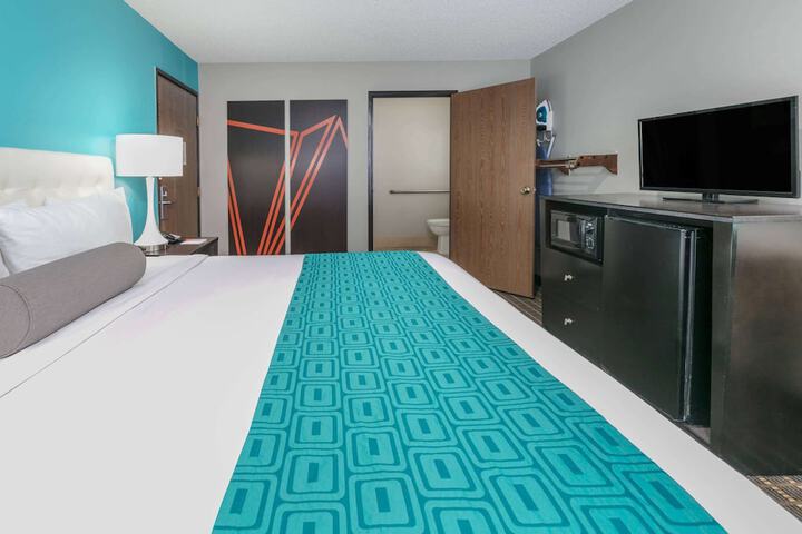 Room 33 of 43