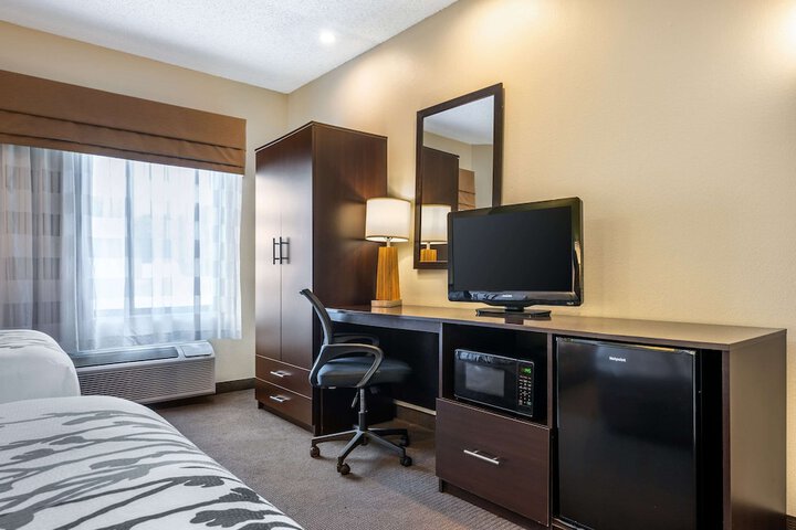 Room 44 of 55