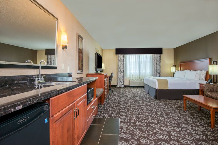 Room 13 of 27