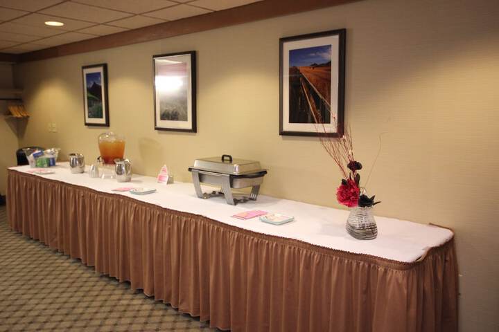 Ballroom/Hall 59 of 65