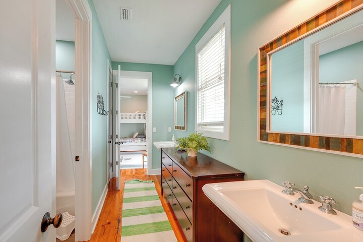 Beach & Pool Access: Peaceful St. Teresa House