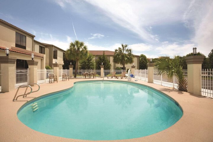 Pool 4 of 21