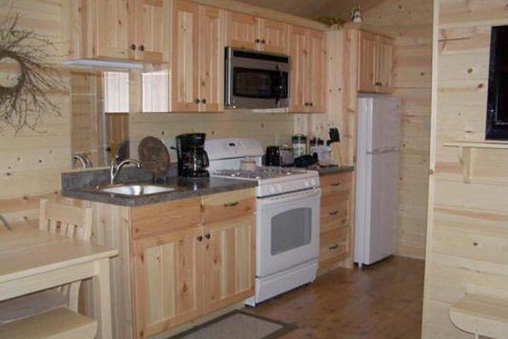 Lakeland RV Campground Cottage 15