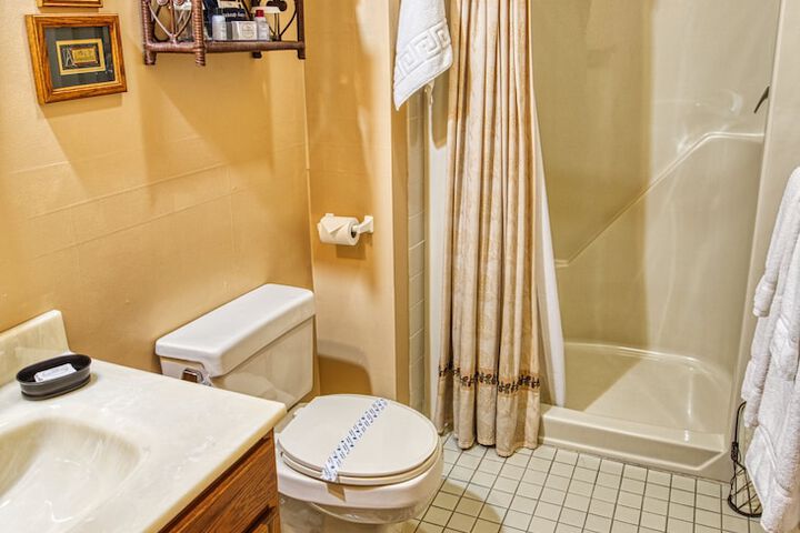 Rockwell Falls Inn and Wine Bar
