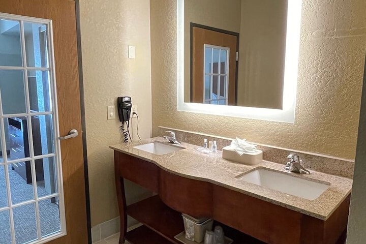Room 19 of 35