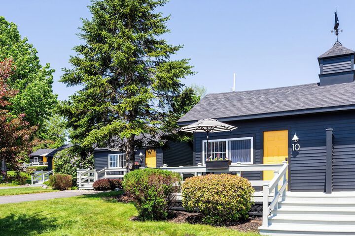 Seascape Motel & Cottages