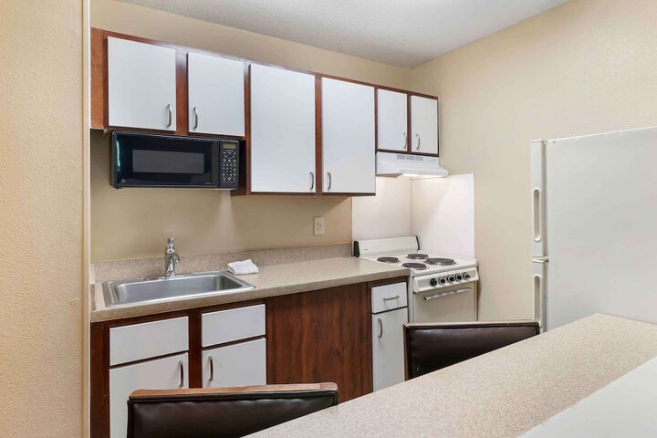 Extended Stay America Select Suites St. Louis Earth City