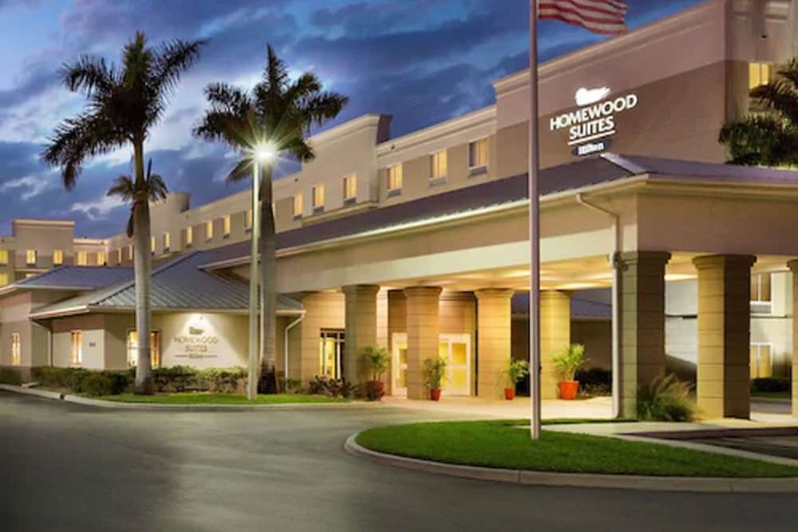 Homewood Suites by Hilton Fort Myers Airport / FGCU