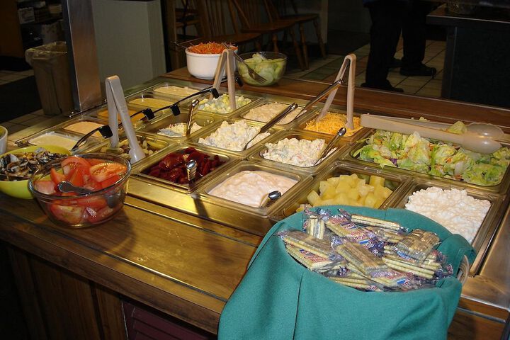 Dining 43 of 62