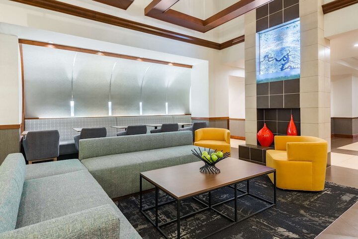Hyatt Place Bentonville / Rogers