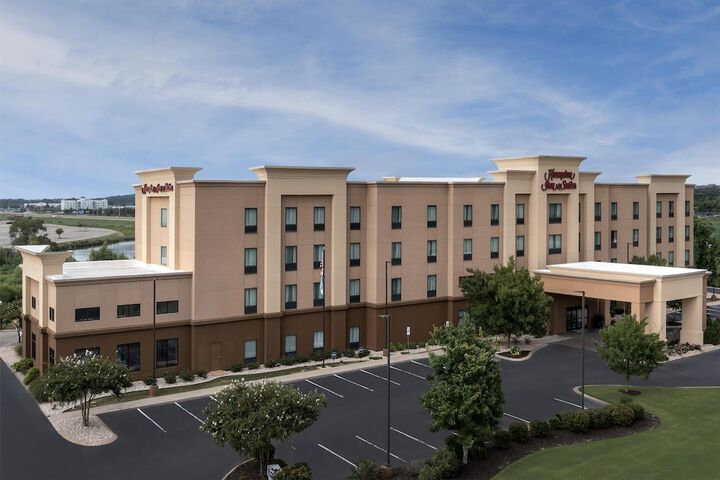 Hampton Inn & Suites Tupelo / Barnes Crossing