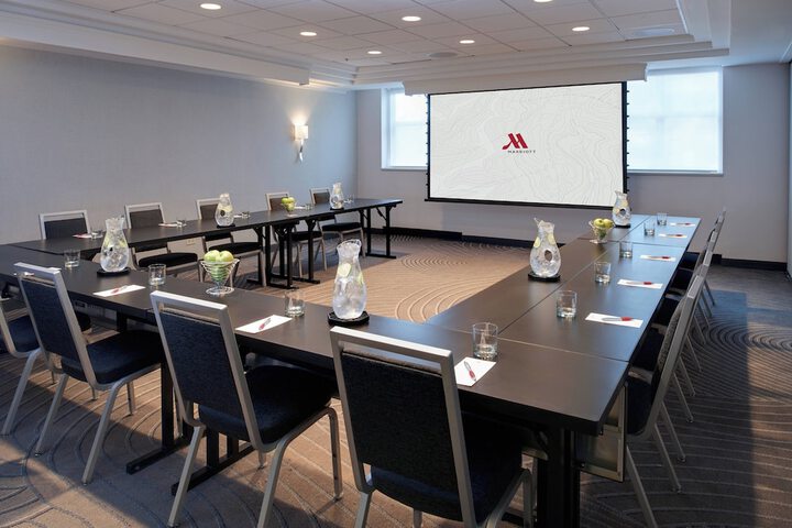 Chicago Marriott Suites OHare