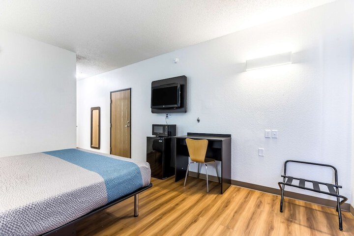 Room 32 of 36