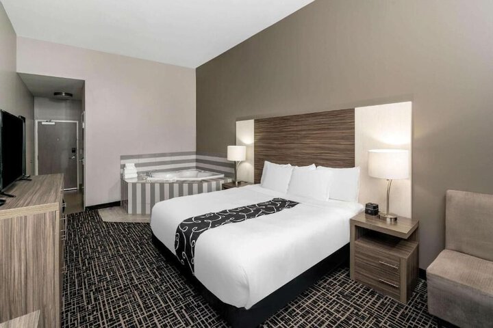 La Quinta Inn & Suites by Wyndham Forsyth