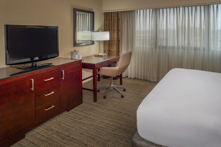 Room 140 of 184