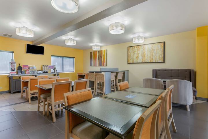 Best Western Plus The Four Corners Inn