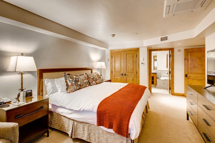 Room 72 of 102