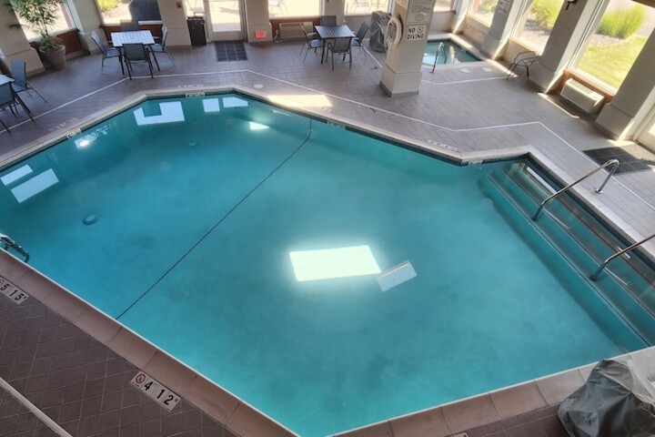 Ten Pin Inn & Suites