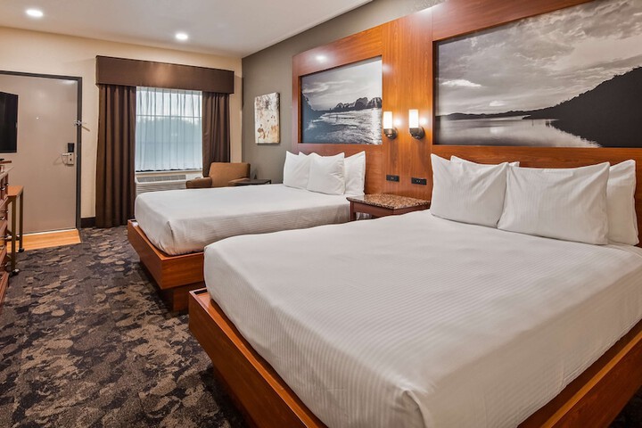 Room 10 of 17