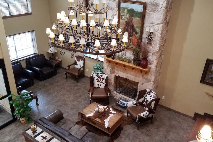 Hotel Interior 7 of 24