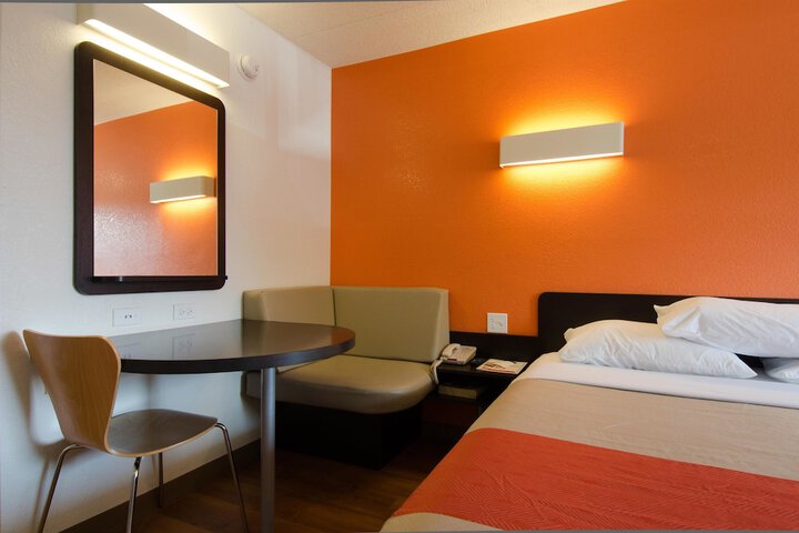 Room 14 of 29
