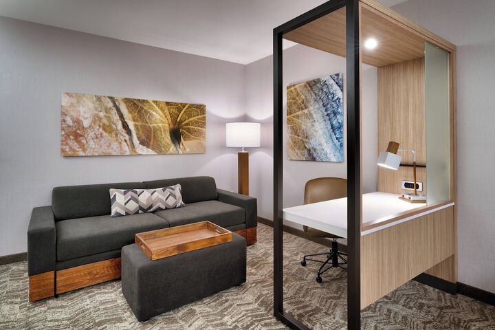 Room 13 of 28
