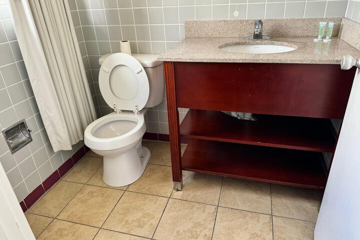 Room 15 of 40