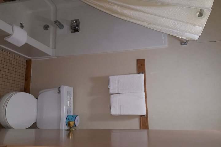 Room 32 of 43