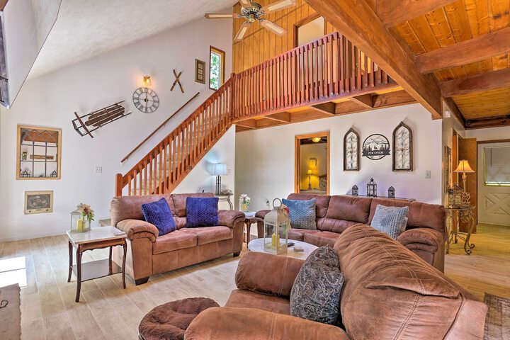 Bushkill House w / Deck & Community Amenities!