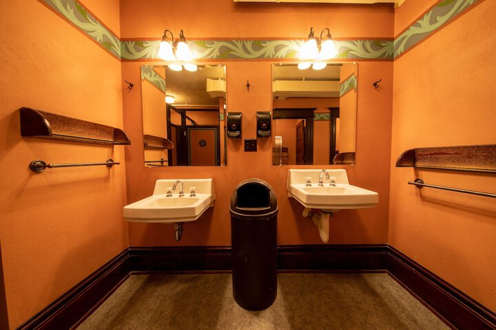McMenamins Crystal Hotel