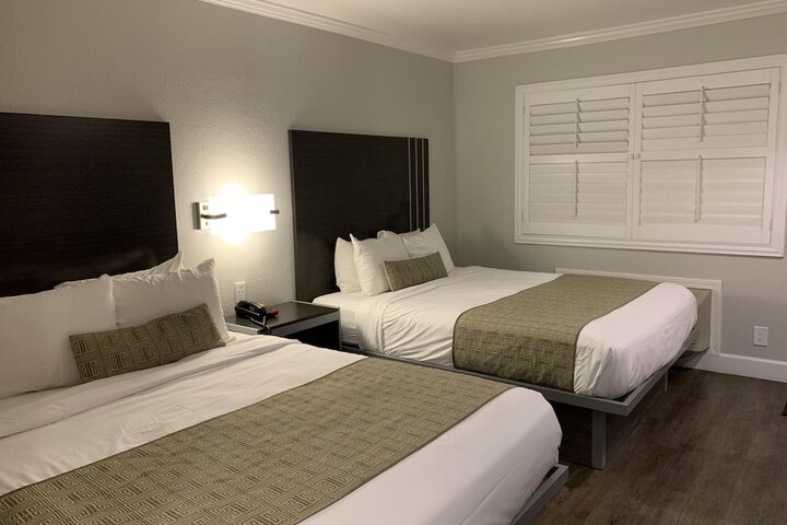 Room 27 of 32
