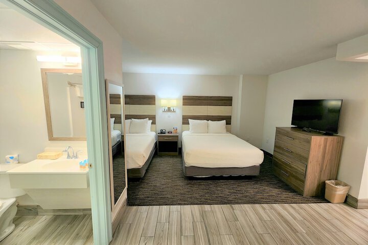 Room 35 of 71