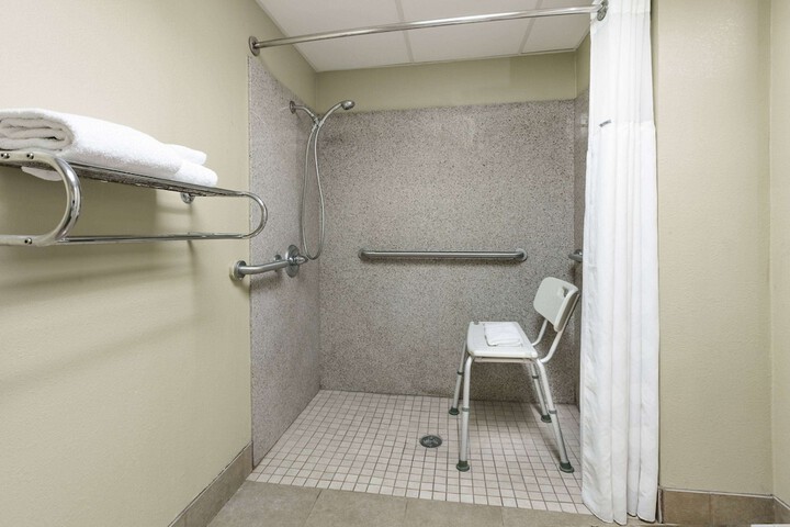 Room 10 of 23