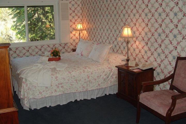 Room 27 of 74