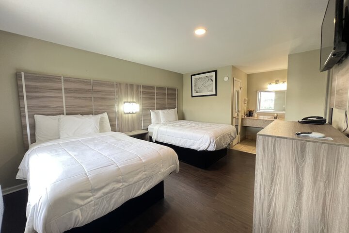 Room 11 of 14
