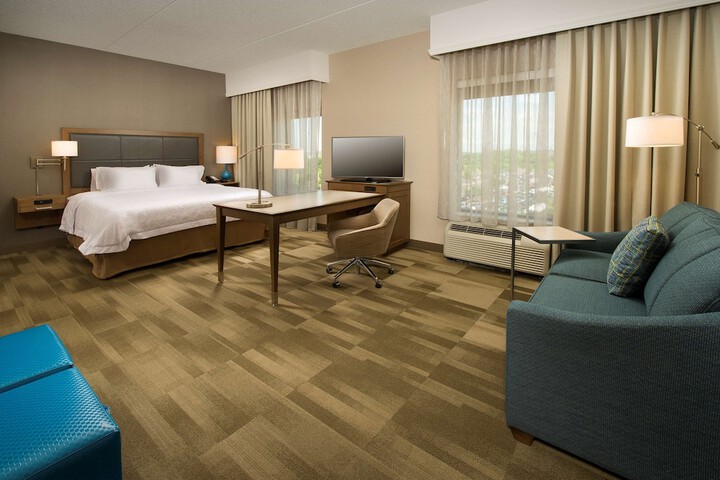 Room 11 of 27