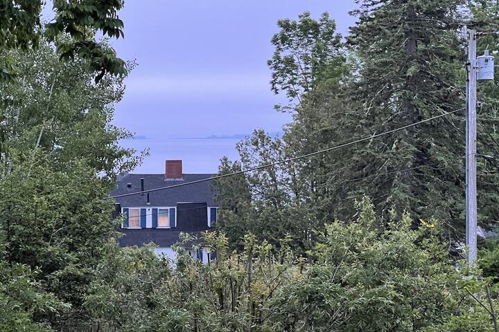 High Tide Inn