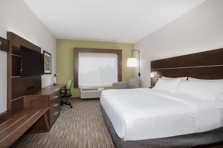 Room 15 of 36
