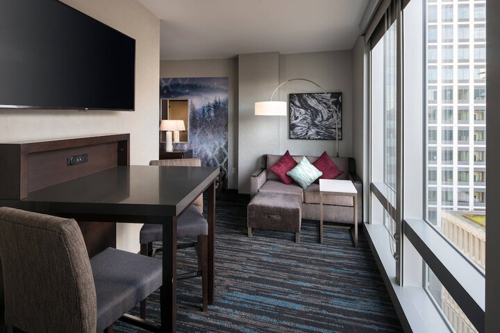 Room 21 of 36
