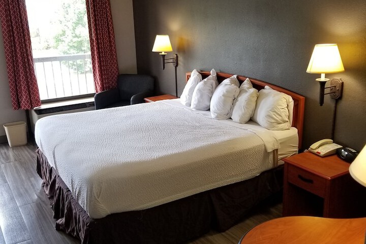 Room 13 of 27