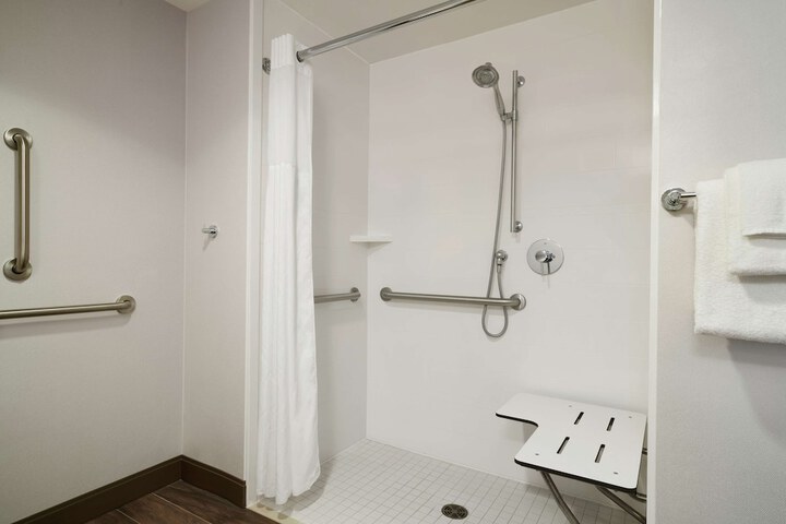 Room 8 of 30