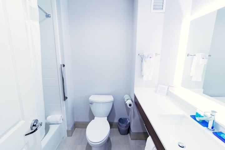 Room 15 of 42