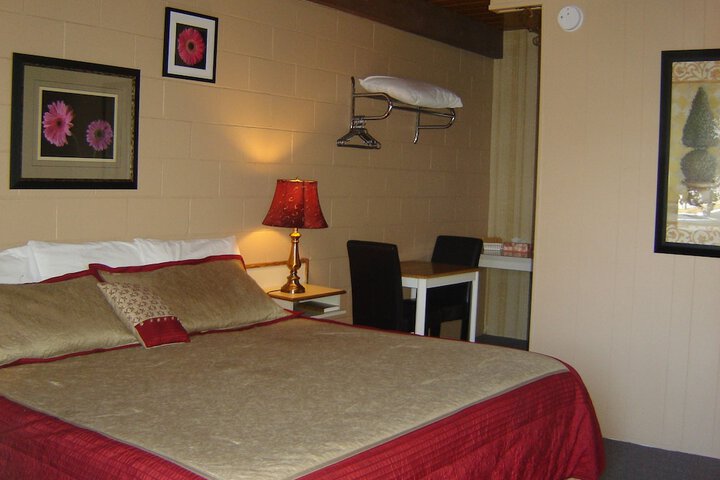 Room 16 of 40