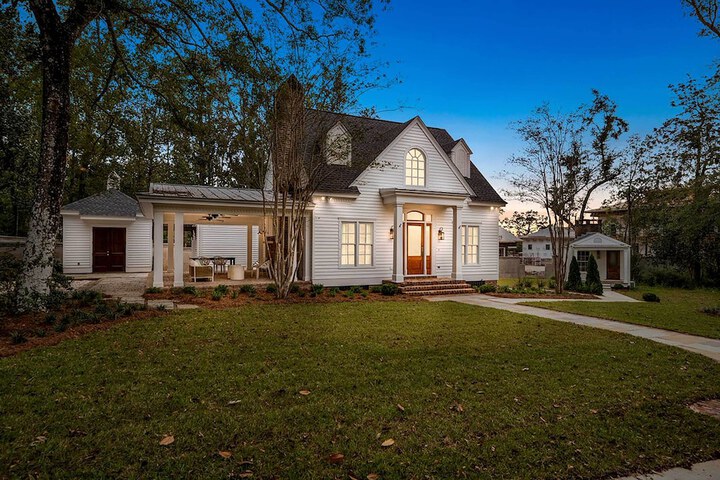 Luxe Fairhope Home w / Covered Patio: Walk to Bay