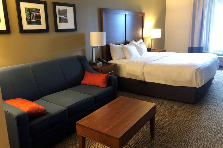 Room 5 of 28