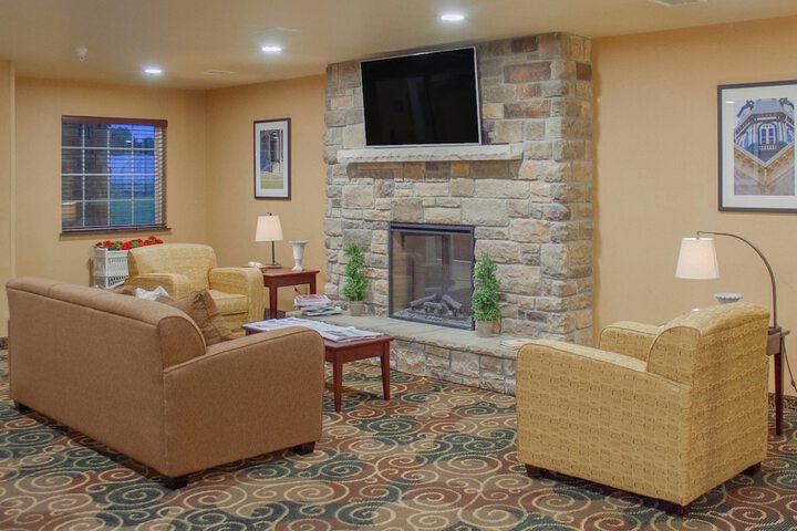 Cobblestone Inn & Suites - Winterset IA