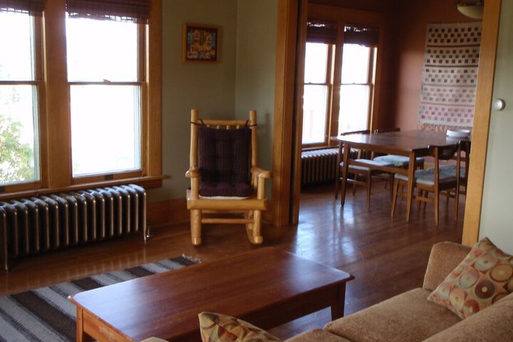 Charming House on the Hill With Views of The Anaconda Range